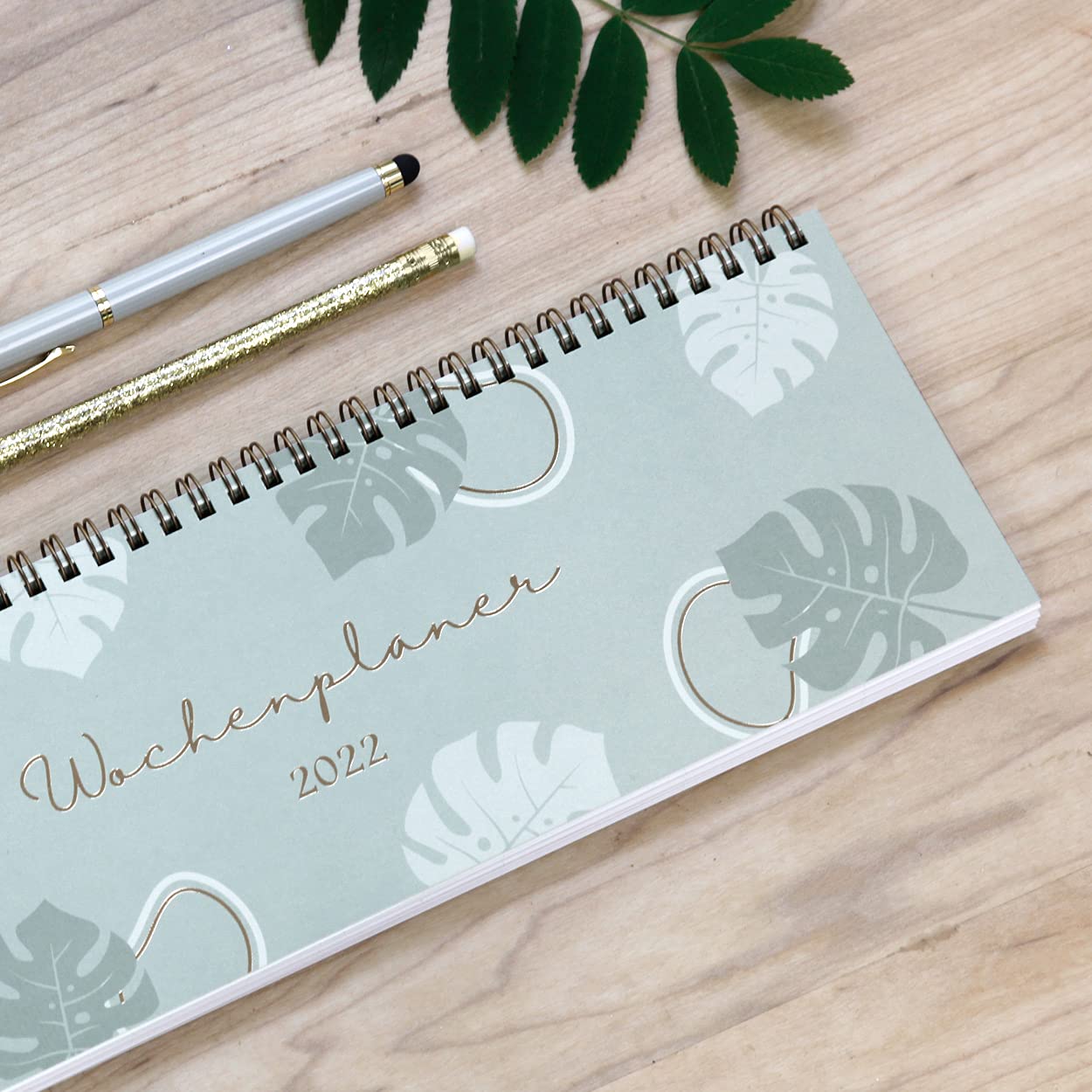 gr-tz-verlag-wochenplaner-tischkalender-quer-bl-tter-mit-goldfolie image 2