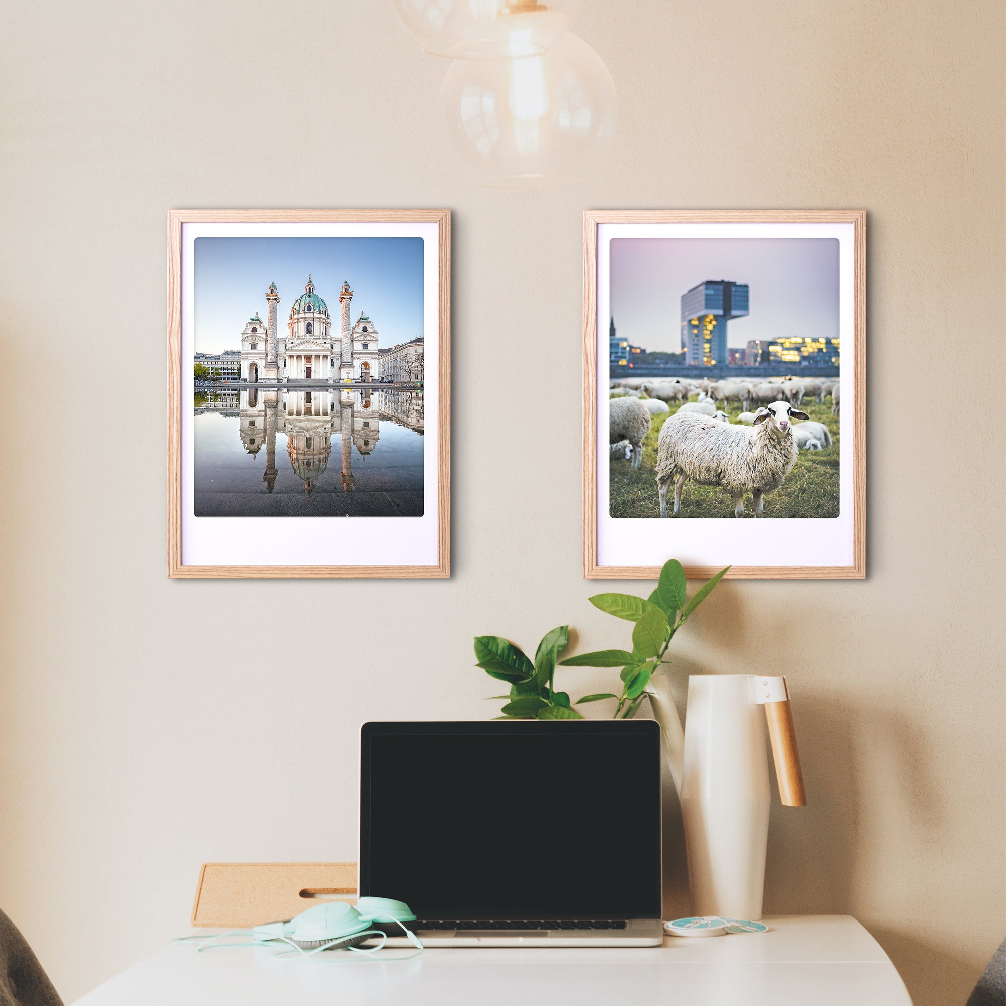pickmotion-hello-sheep-art-poster-mit-echtglas-rahmen image 2