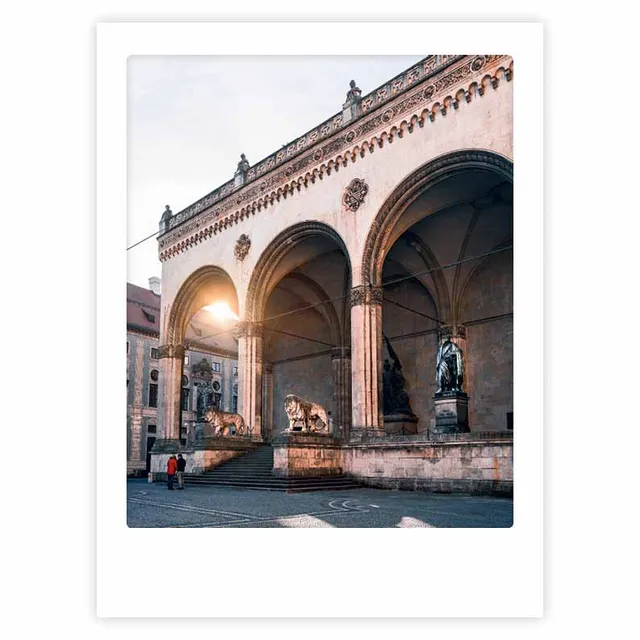pickmotion-art-poster-lions-of-munich-mit-echtglas-rahmen image 1