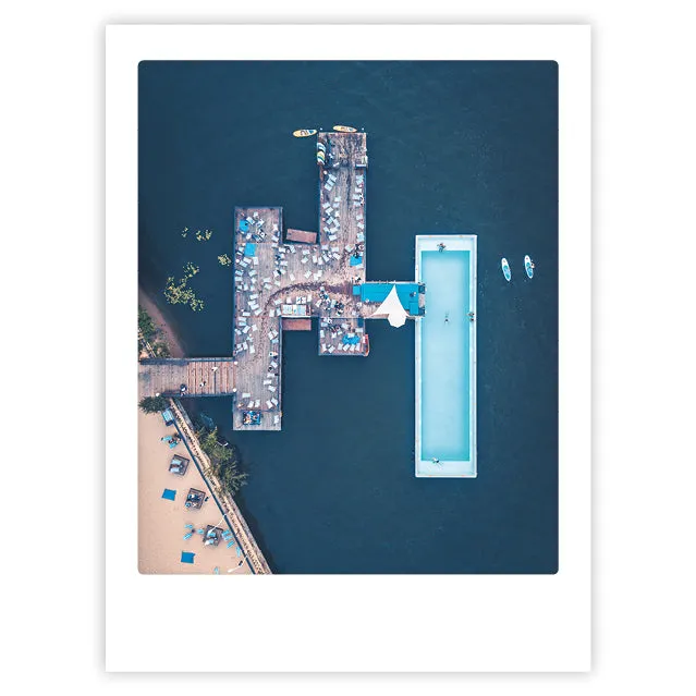 pickmotion-pool-party-from-above-art-poster-mit-echtglas-rahmen image 1