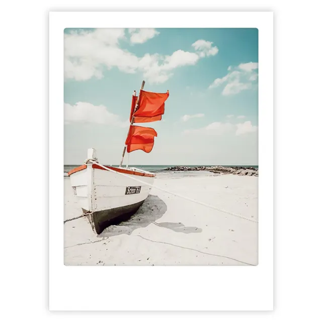 pickmotion-art-poster-boat-on-windy-beach-mit-echtglas-rahmen image 1