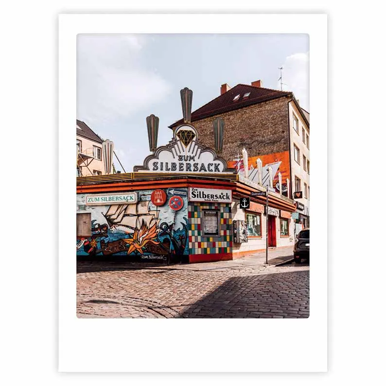 pickmotion-city-corner-art-poster-mit-echtglas-rahmen image 1